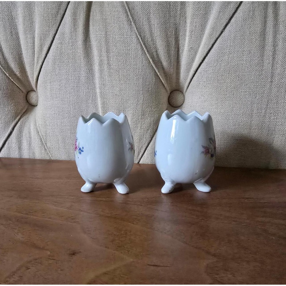 Vintage Porcelain Egg Cup Set of 2 Floral Rose Design on Feet - Picture 2 of 3